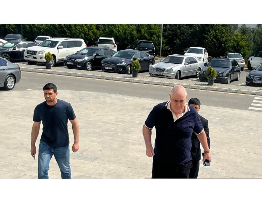 Şərurlu İsfəndiyar məhkəməyə belə gəldi - FOTO