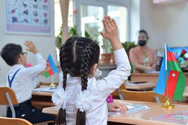 Övladı I sinfə gedəcək valideynlərin NƏZƏRİNƏ – FOTO