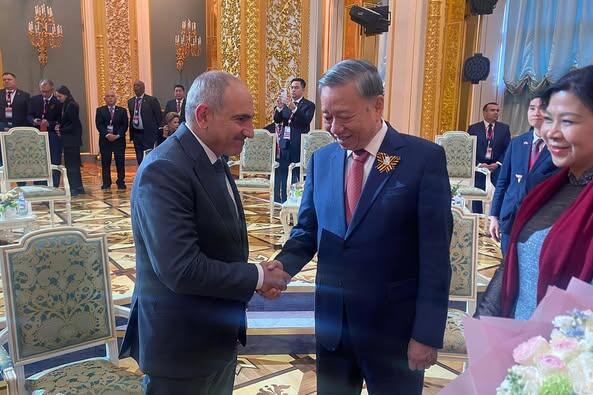 Paşinyanı Moskvada – Belə qarşılandı - FOTO
