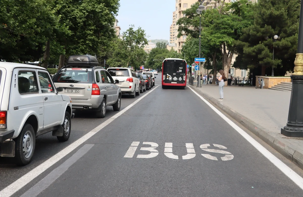 Bakıda avtobus zolaqları ilə bağlı YENİ AÇIQLAMA
