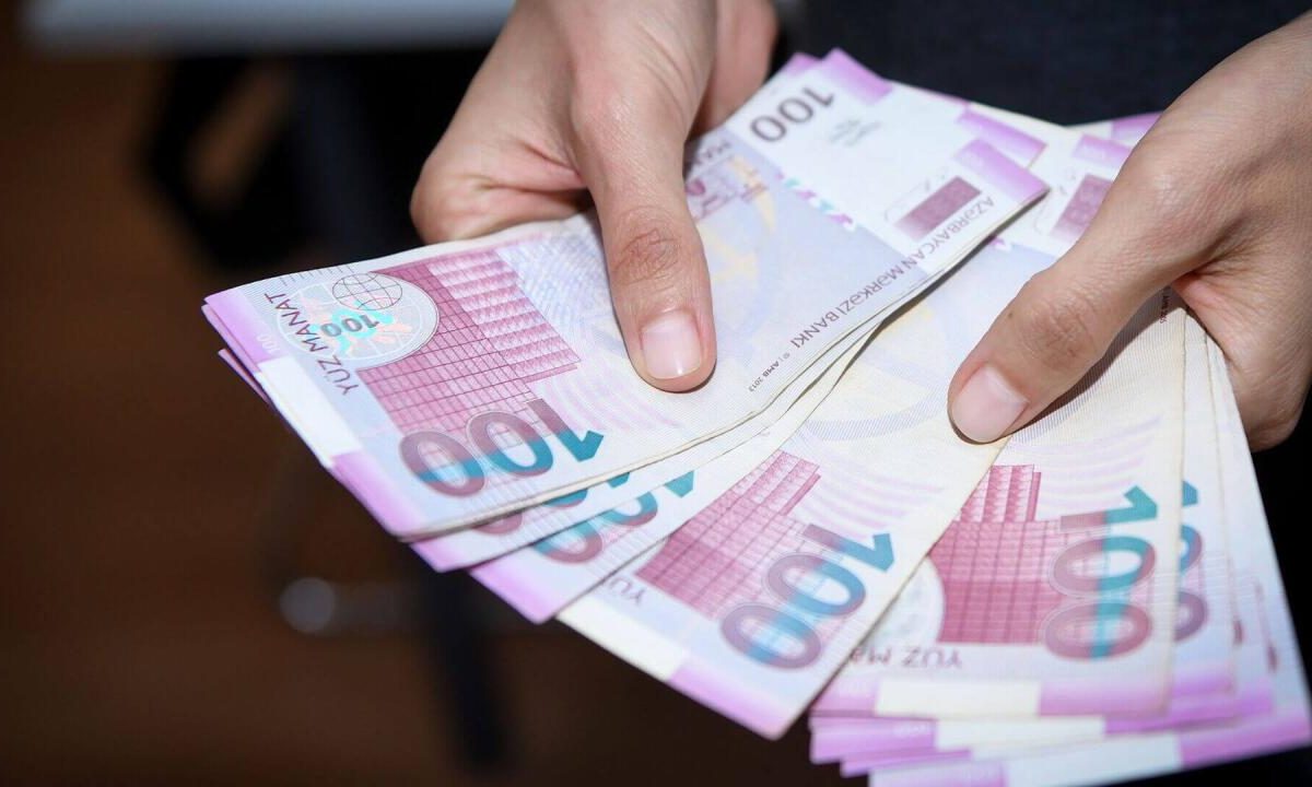Prezident fərman imzaladı: Bu şəxslərin maaşı 2425 manat oldu