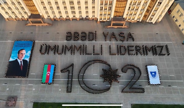 Polis Akademiyasının kursantlarından fləşmob - Video