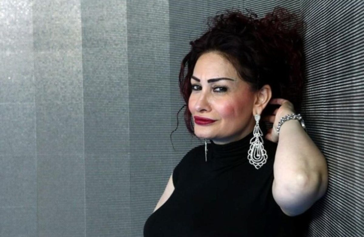 Efirdə DAVA düşdü: müğənni həmkarının üstünə “hücum çəkdi” – VİDEO