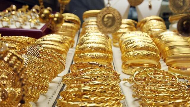 Qızıl sürətlə bahalaşır – Rekord həddə çatdı